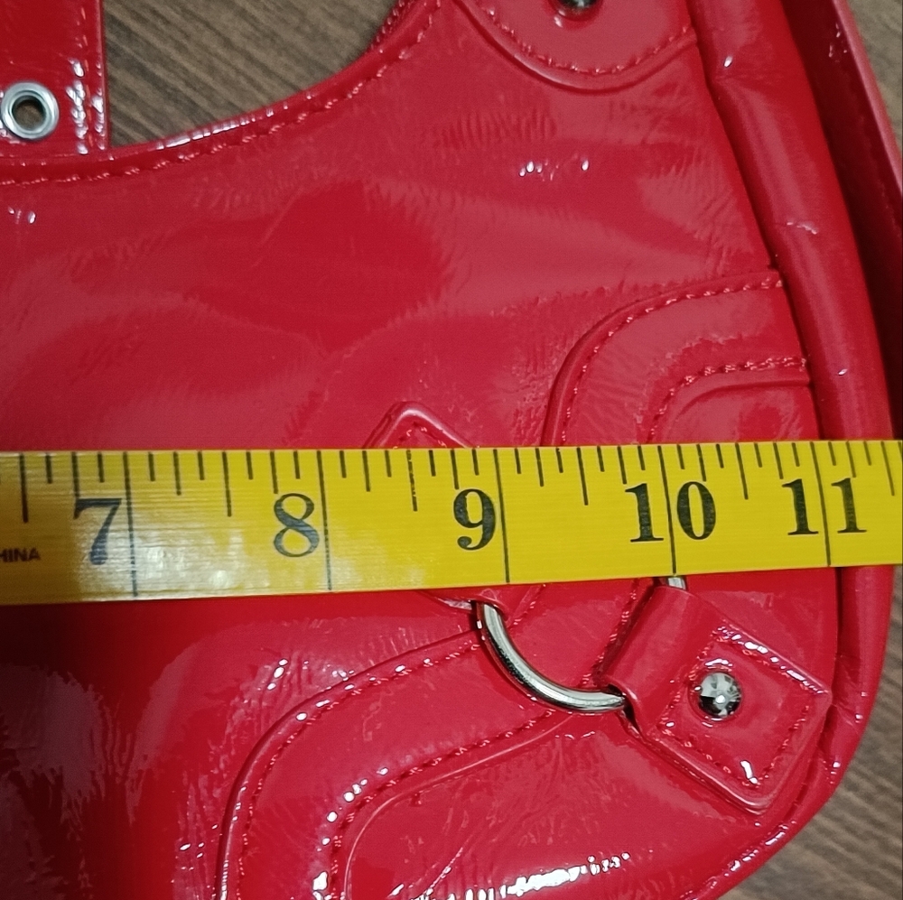 ❣️Retro Punk Vibrant Glossy Red Shoulder Hobo Bag 💕 - Picture 3 of 10